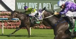Global Glamour flies the field to win the Light Fingers stakes