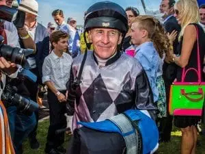 Jeff Lloyd sets Queensland riding record Jeff Lloyd