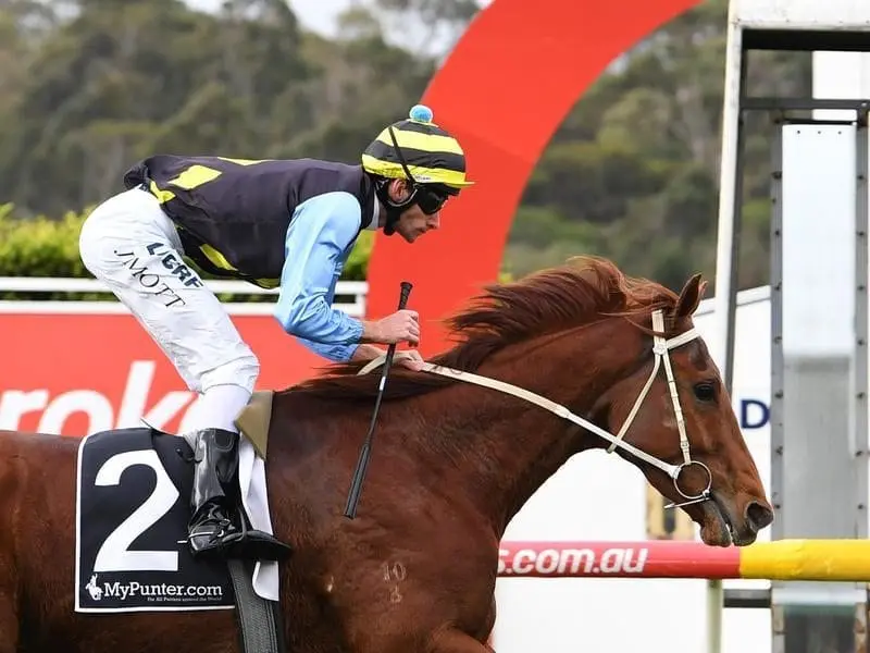 Laughing Heir wins at Sandown.
