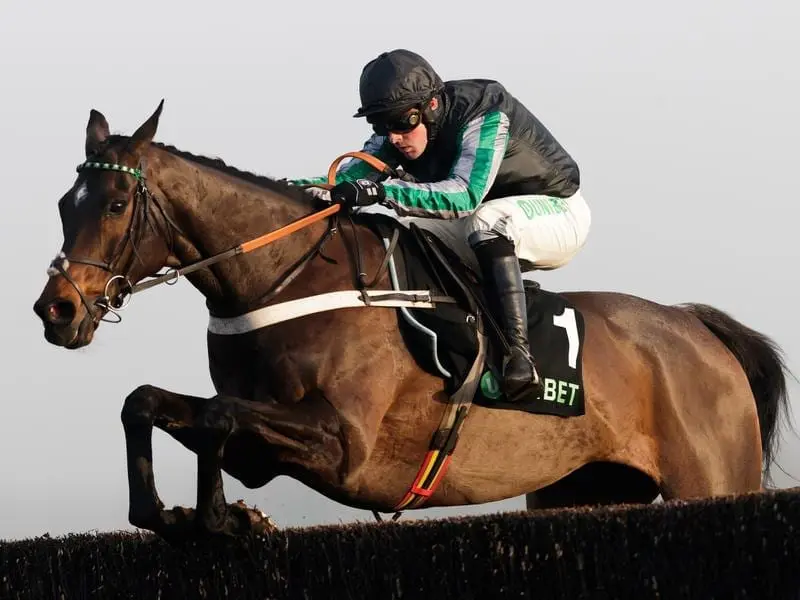 Altior has recorded his 16th successive jumps victory in the Desert Orchid Chase at Kempton. altior