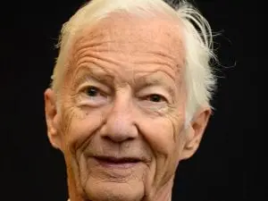 Lester Piggott has pacemaker fitted