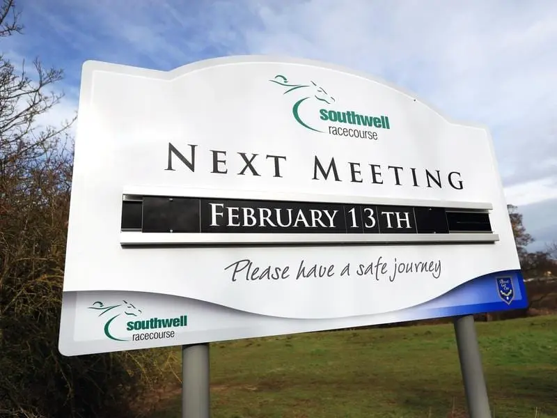 Racing in Britain is set to return after a six-day shutdown because of equine influienza positives. flu outbreak
