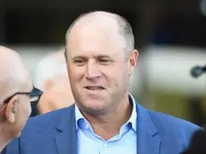 Absolute Flirt returns with Sandown win Absolute Flirt returns with Sandown win