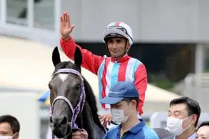 Teetan strikes four as Eagle soars Karis Teetan