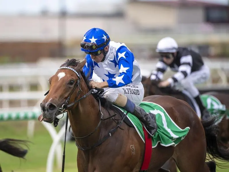 Smart 'N' Sexy wins the Listed Dalrello Stakes.