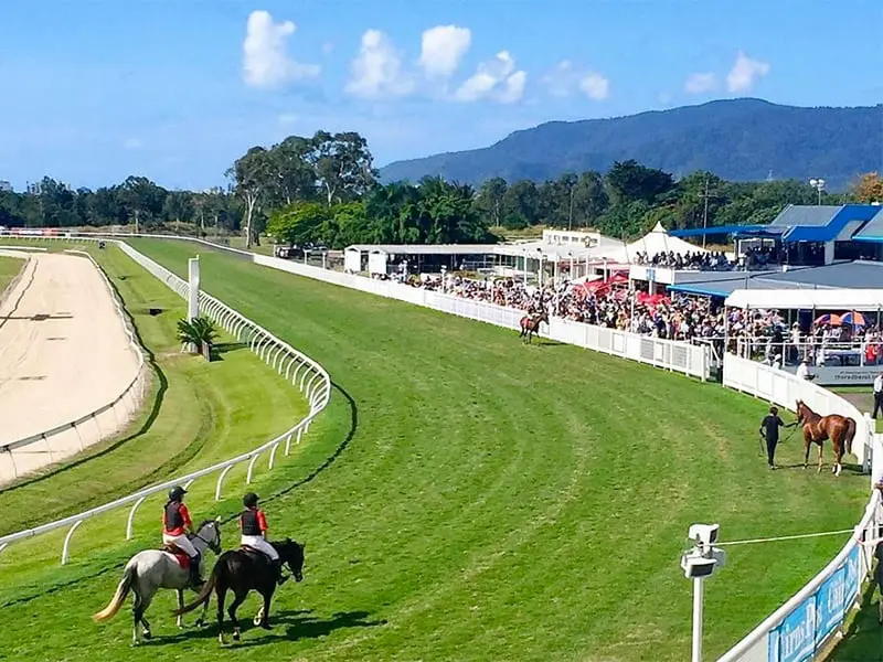 Cairns horse racing