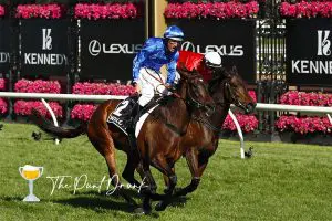 Damien Oliver wins the Oaks