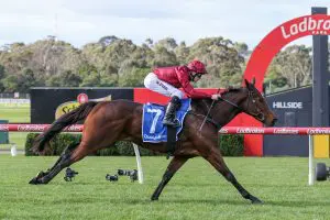Extratwo Sandown treble for Billy the Kid
