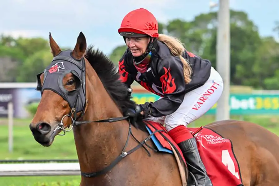 Vanessa Arnott secure 300th jockey win