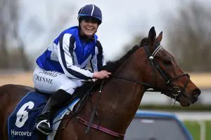 Joejoeccina wins for Caitlin Rennie