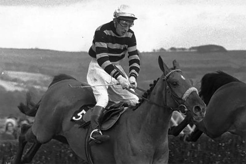 Irish jockey Tommy Carberry dies