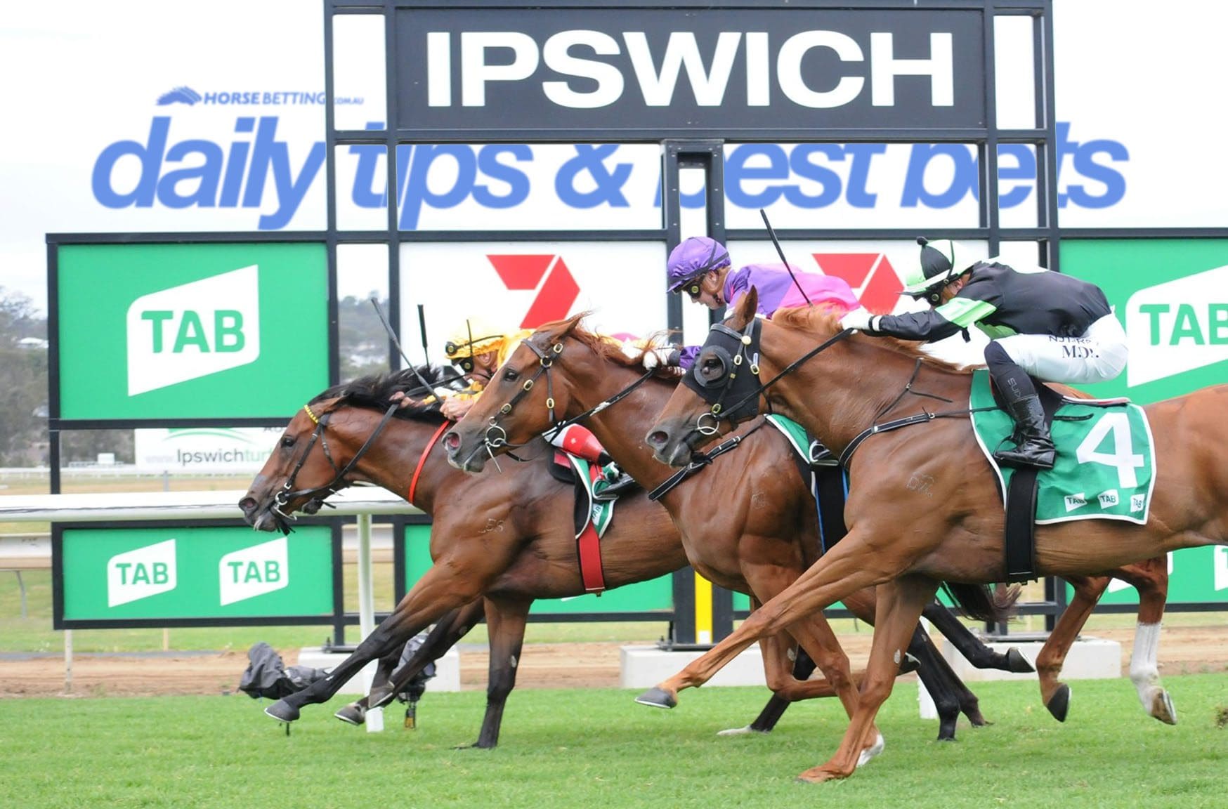 Horse racing tips Ipswitch, Newcastle, Sandown