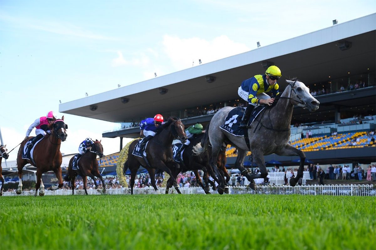Lighthouse wins Coolmore Classic